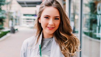 Hailie Jade Scott Mathers sering tampil di video klip Eminem. Lagu semacam Mockingbird dan Hailie’s Song pun didekasikan untuknya. Foto: Instagram