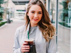 Kenalan dengan Putri Cantik Eminem yang Jadi Influencer