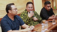 Rahmat Bagja memaparkan pandangannya.