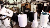 Industri kaus kaki rumahan tersebut telah beroperasi sejak tiga tahun lalu.