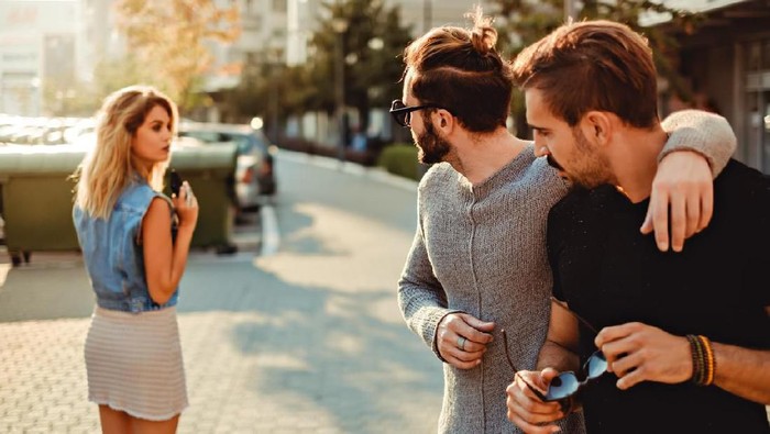 Ada yang menganggap catcalling pelecehan, ada pula yang merasa biasa saja. Kamu yang mana? (Foto: iStock) Ada yang menganggap catcalling pelecehan, ada pula yang merasa biasa saja. Kamu yang mana? (Foto: iStock)