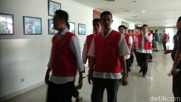 Ada 48 perusuh yang mengikuti sidang pembacaan dakwaan