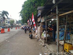 Masih Ada PKL yang Jualan di Atas Trotoar Jl Dewi Sartika Bogor