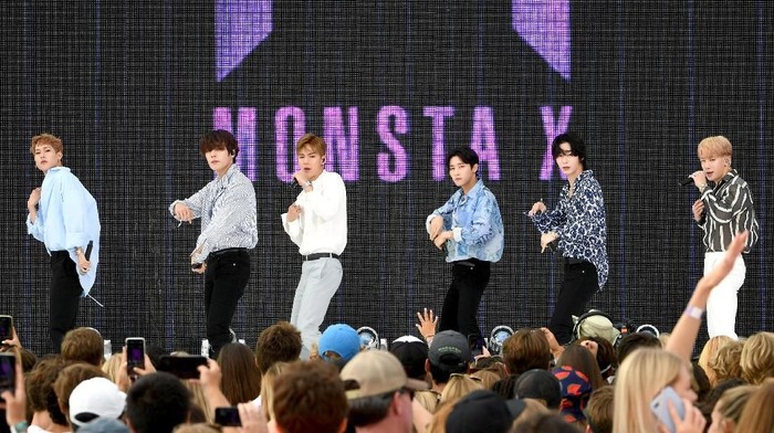 HERMOSA BEACH, CALIFORNIA - AUGUST 11: Shownu, Wonho, Minhyuk, Hyungwon, Joohoney, and I.M of Monsta X perform onstage during FOXs Teen Choice Awards 2019 on August 11, 2019 in Hermosa Beach, California. (Photo by Kevin Winter/Getty Images)