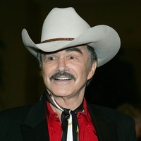 Bintang terkenal di tahun 60, 70, dan 80-an ini menyatakan kebangkrutannya pada tahun 90-an. Burt Reynolds banyak menghabiskan uangnya untuk real estate, jet pribadi, 150 kuda, dan rambut palsunya dengan harga cukup fantastis. Karena pengeluaran yang besar dan pendapatan semakin menipis, Reynolds tidak dapat membayar kembali pinjaman USD 3,7 juta kepada CBS dan menyatakan kebangkrutan pada 1996 ketika ia memiliki utang lebih dari USD 10 juta. Foto: Frazer Harrison/Getty Images