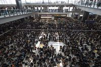 Tentang Hong Kong dan Demo yang Matikan Pariwisatanya