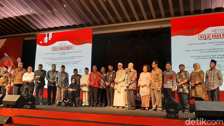 Menhan hingga Rachmawati Soekarnoputri Hadiri Silaturahmi Kebangsaan Menhan hingga Rachmawati Soekarnoputri Hadiri Silaturahmi Kebangsaan