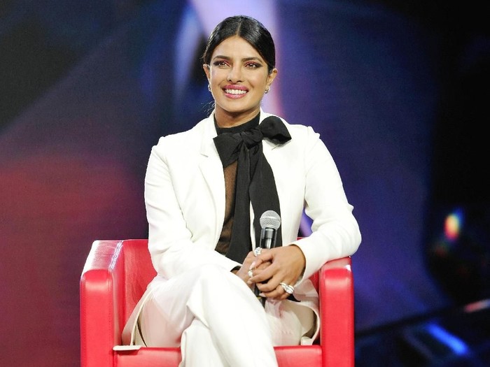 Priyanka Chopra LOS ANGELES, CALIFORNIA - AUGUST 10: Priyanka Chopra attends Beautycon Festival Los Angeles 2019 at Los Angeles Convention Center on August 10, 2019 in Los Angeles, California. (Photo by Araya Diaz/Getty Images for Beautycon)