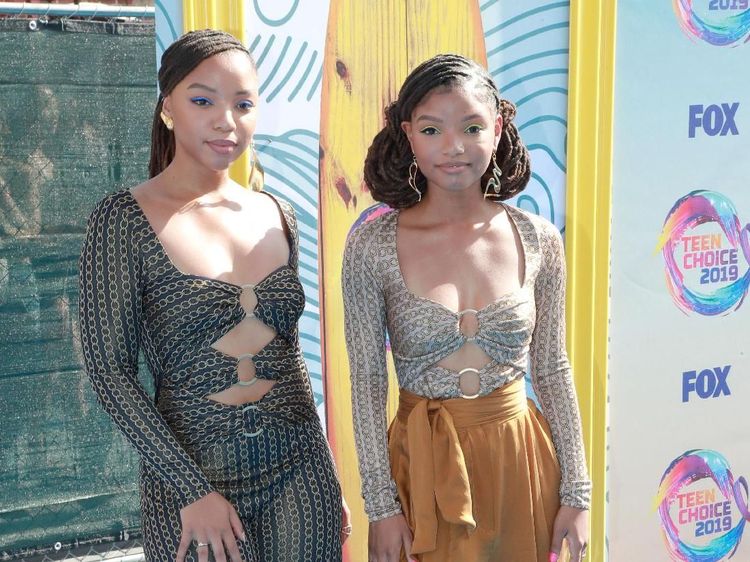 Gaya Bintang The Little Mermaid di Teen Choice Award