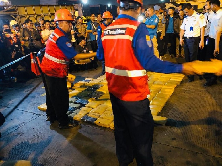 Pengembangan Kasus Kramat Jati, BNN Kembali Sita 500 Kg Ganja di Tj Priok Pengembangan Kasus Kramat Jati, BNN Kembali Sita 500 Kg Ganja di Tj Priok