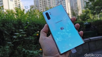 Samsung masih jadi pemuncak. Selama Q3 2019 mengapalkan 78,4 juta unit ponsel, dengan market share 20,6%. Foto: Kris Fathoni W/detikINET