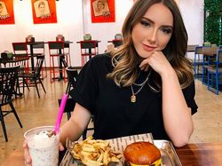 Kenalan dengan Putri Cantik Eminem yang Jadi Influencer