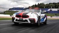 BMW M8 dengan gaya safety car, didapuk sebagai salah satu kendaraan safety selama gelaran MotoGP seri Austria di Sirkuit Red Bull Ring, minggu lalu. Pool/BMW.