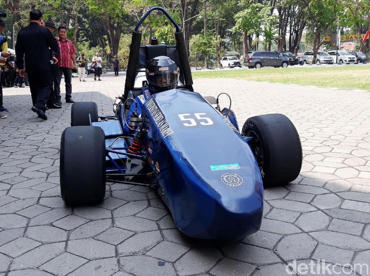 Mobil Balap Mahasiswa Siap Berlaga di Jepang