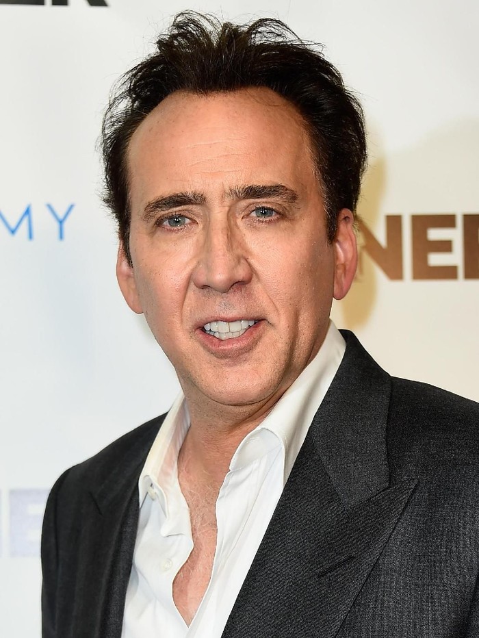 selebriti pernah bangkrut HOLLYWOOD, CA - AUGUST 05: Actor Nicolas Cage arrives at the Paper Street Films Screening Of The Runner at TCL Chinese 6 Theatres on August 5, 2015 in Hollywood, California. (Photo by Frazer Harrison/Getty Images)