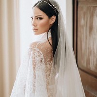 Beauty influencer Vinna Gracia resmi menikah di Bali pada Sabtu (10/8/2019). Dalam momen besarnya itu, Vinna melakukan makeup sendiri.  Foto: dok. Instagram @vinnagracia/fotografer @mike.omarr @morden.co 