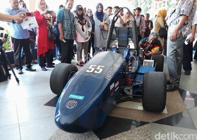 Mobil Balap Mahasiswa Siap Berlaga di Jepang Mobil Balap Mahasiswa Siap Berlaga di Jepang