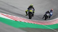 Valentino Rossi finis keempat meskipun menjalani akhir pekan yang buruk dengan start di urutan ke-10. Foto: Reuters
