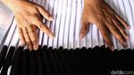Keren! Industri Kaus Kaki Rumahan di Bekasi Tembus Pasar Nasional
