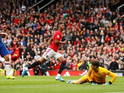 Tempat terakhir di daftar ini ditempati Marcus Rashford, yang mencetak dua gol untuk Manchester United di laga lawan Chelsea. Ia memenangi penalti, yang dieksekusinya sendiri untuk membawa MU memimpin 1-0 di babak kedua, lalu mencetak gol ketiga yang jadi pukulan besar buat Chelsea. (Foto: Jason Cairnduff/Action Images via Reuters)