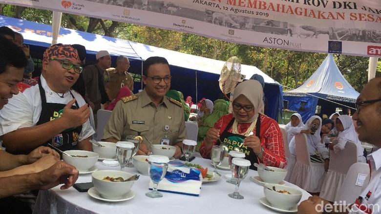 5.000 Boks Masakan Daging Kurban Bintang Lima DKI Dibagikan Siang Ini 5.000 Boks Masakan Daging Kurban Bintang Lima DKI Dibagikan Siang Ini