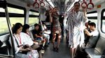 LRT Jakarta Dibajak Model Cantik, Ada Apa?