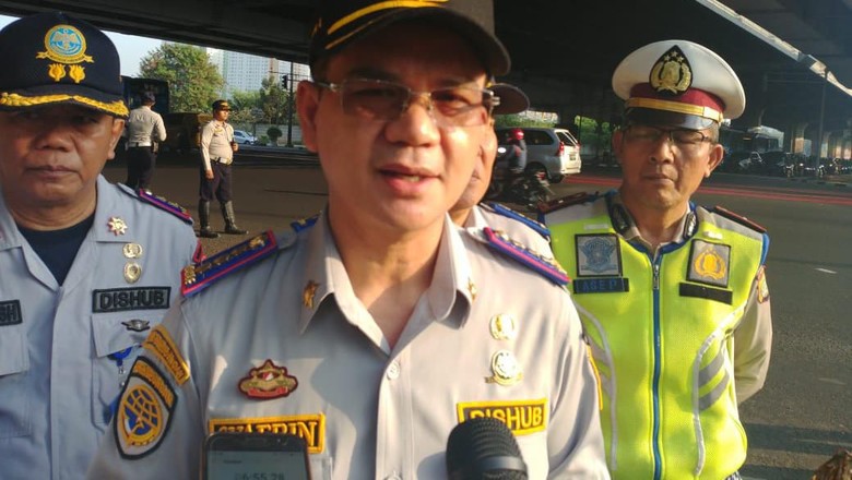 Dishub DKI Masih Cari Cara Atasi Banyaknya Pemilik Mobil Tak Punya Garasi Dishub DKI Masih Cari Cara Atasi Banyaknya Pemilik Mobil Tak Punya Garasi