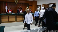 Persidangan terhadap para pelaku kerusuhan 22 Mei dilaksanakan di dua tempat, yakni Pengadilan Negeri Jakarta Pusat dan Pengadilan Negeri Jakarta Barat, tergantung lokasi kejadian. Sementara itu, sidang perdana di PN Jakpus sudah digelar pada Selasa (12/8) kemarin.