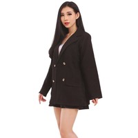 Blazer double breasted sering diandalkan untuk tampil lebih powerful? Anda bisa mendapati opsinya yang lebih terjangkau di brand Michaels Collection. 5572 - Setelan Blazer X HotPants ini turun dari Rp 400 ribu menjadi Rp 233 ribu. Foto: Zalora