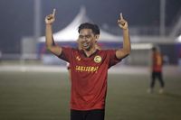 Niat Nikahi Pacarnya, Eks Pemain Bola Ini Kini Jadi Pengantar Makanan
