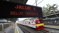 Sebelumnya warga yang ingin menggunakan jasa kereta api harus naik dari stasiun Cibitung ataupun Cikarang. Kini Stasiun Metland Telaga Murni hadir memenuhi itu semua.