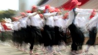 Para Paskibraka Nasional tersebut sebelumnya telah menjalani diklat di Cibubur untuk mempersiapkan diri jelang upacara peringatan HUT RI Ke-74 yang akan diselenggarakan di Istana Merdeka, Jakarta.