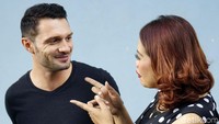 Namun tak menutup kemungkinan untuk wanita berusia 47 tahun itu menjalin hubungan yang serius dengan Christian. Pool/Palevi S/detikFoto.