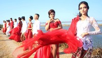 Menurut Soni, selaku koordinator aksi fashion show mengatakan bahwa kegiatan ini yang paling utama untuk memperingati HUT RI Ke 74. Selain itu juga memperkenalkan ke kalangan milenial bahwa lokasi lumpur bisa dijadikan tempat wisata.