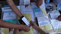 Sejumlah barang bukti diamankan dari tersangka.