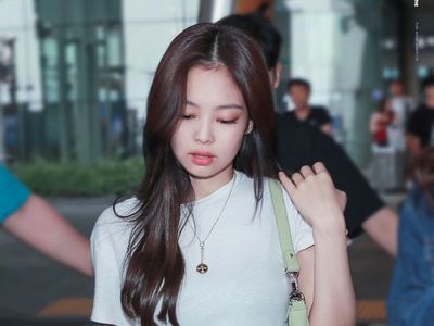 Langsing Banget, Ini 10 Artis Korea Pemilik Pinggang Semut