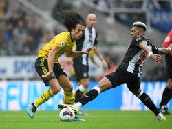 Matteo Guendouzi menjadi salah satu pemain kunci Arsenal saat melalui laga sulit di markas Newcastle United. Ia menjadi penyeimbang tim dalam laga yang berkesudahan 1-0 untuk kemenangan The Gunners tersebut. (Foto: Stu Forster/Getty Images)