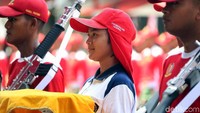 Para Pasukan Pengibar Bendera Pusaka (Paskibraka) Nasional melakukan gladi kotor untuk mempersiapkan diri jelang upacara peringatan HUT RI ke-74 di Istana Merdeka, Jakarta, Selasa (13/8/2019).