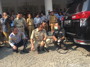 Anies Luncurkan Aplikasi e-Uji Emisi, Warga Bisa Cek Lokasi Bengkel