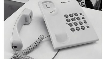 Telepon rumah adalah saran komunikasi paling diandalkan. Kalau sedang tidak ingin dihubungi, cukup lakukan seperti ini. Foto: Bored Panda