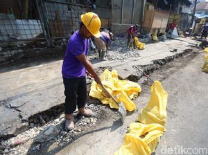 Setelah Puluhan Tahun, Akhirnya Sebagian Lapak PKL Cicadas Dibongkar