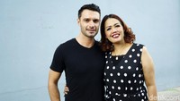 Elly Sugigi kini sudah memiliki tambatan hati yakni seorang pria bule bernama Christian. Pool/Palevi S/detikFoto.