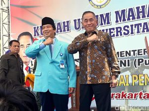 Menhan Ajak Mahasiswa UNS Tolak Paham Khilafah