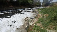 Saat itu aliran sungai sepanjang 52 kilometer (km) tersebut, biasanya dimanfaatkan untuk mengantisipasi banjir di sekitar wilayah Bekasi.