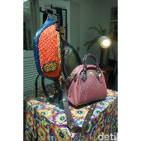 Logo baru Coach yang sebelumnya hanya untuk koleksi aksesori pria, kini juga menghiasi tas-tas mungil yang feminin. (Foto: Daniel Ngantung/Wolipop)