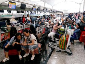 Kemlu Buka Layanan Helpdesk bagi WNI di Bandara Hong Kong
