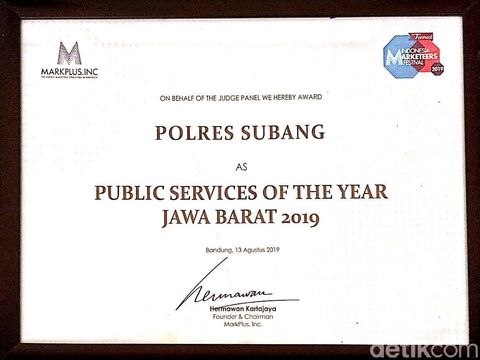 Polres Subang Raih Penghargaan Public Service of The Year Jabar 2019