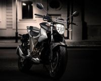 Suzuki Gixxer 250 Meluncur, Tampang Mirip Ducati Monster
