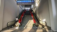 Warga pun kini sudah bisa mulai menggunakan Stasiun Metlend Telaga Murni. Semoga saja terjaga dan terawat dengan baik yah. Agar kita semua nyaman dalam menggunakan moda transportasi massa.