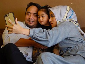 Cara Meisya Siregar dan Bebi Romeo Ajarkan Puasa pada Anak Bungsunya